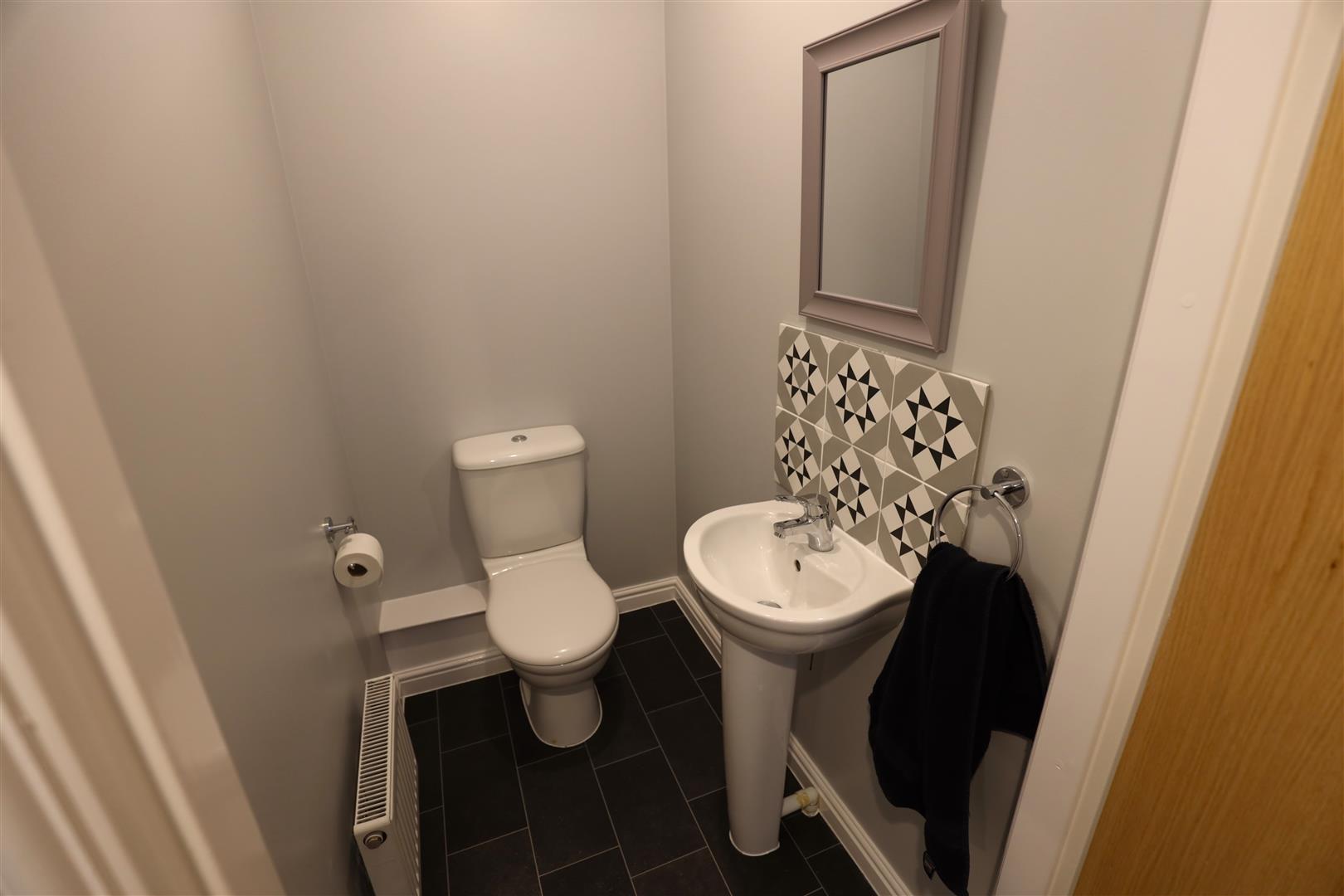 88 Lonydd Glas, Llanharan, Pontyclun, CF72 9FW